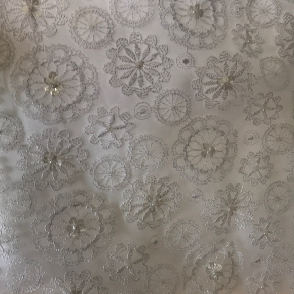 Contemporary A-line wedding dress - Picture 2 of 7